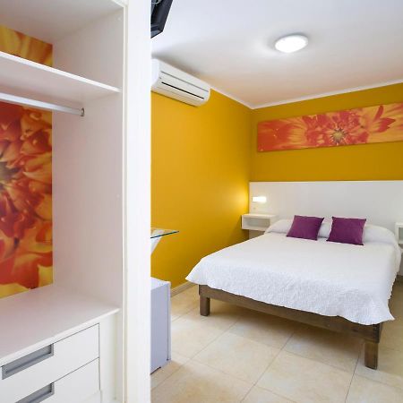 Hostal Costa Blanca Ibiza Extérieur photo