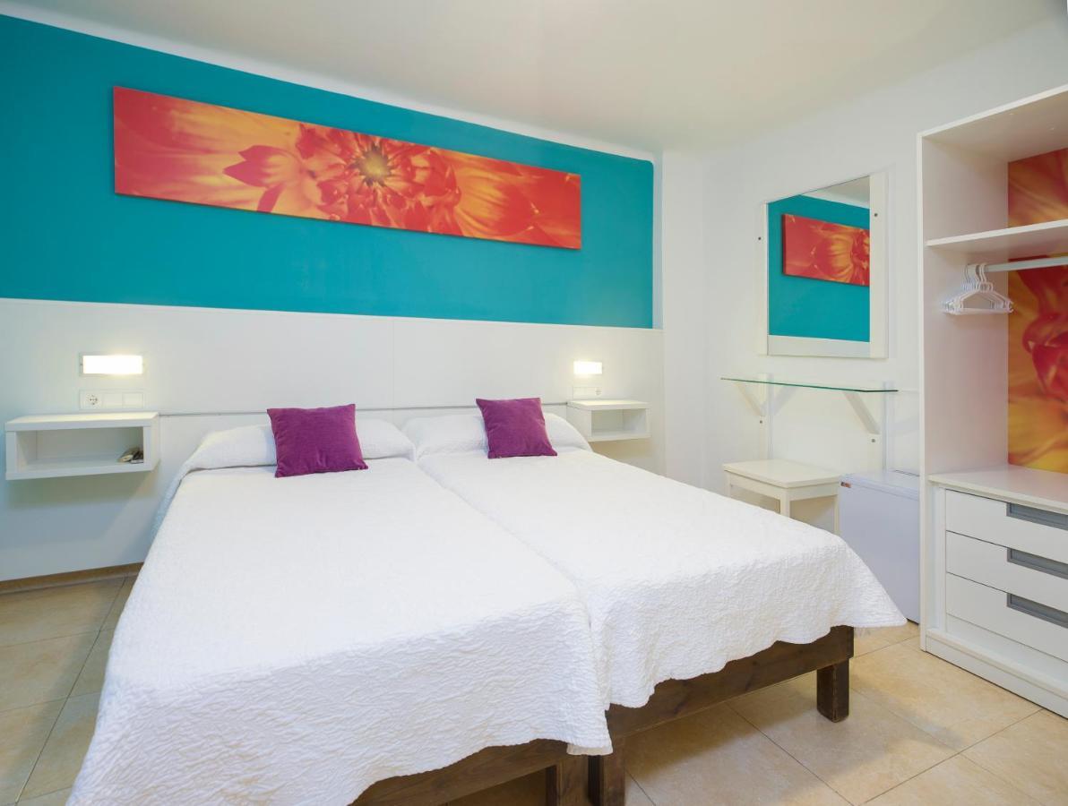 Hostal Costa Blanca Ibiza Extérieur photo