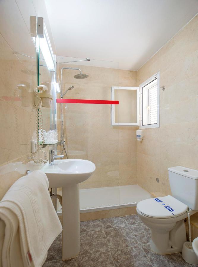Hostal Costa Blanca Ibiza Extérieur photo